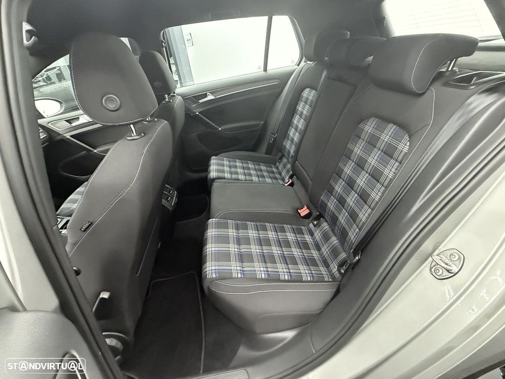 VW Golf 1.4 GTE Plug-in - 10