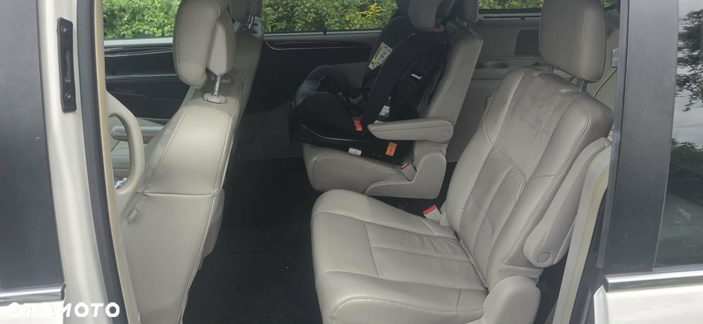 Chrysler Town & Country 3.6 Limited - 5
