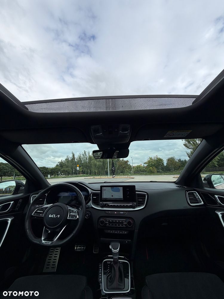 Kia Ceed - 16