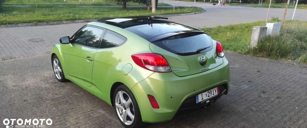 Hyundai Veloster - 12