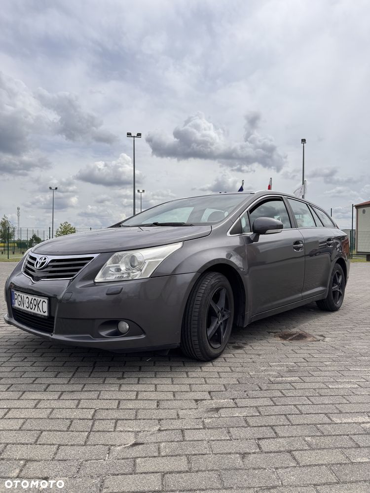 Toyota Avensis 1.8 Luna MS - 1