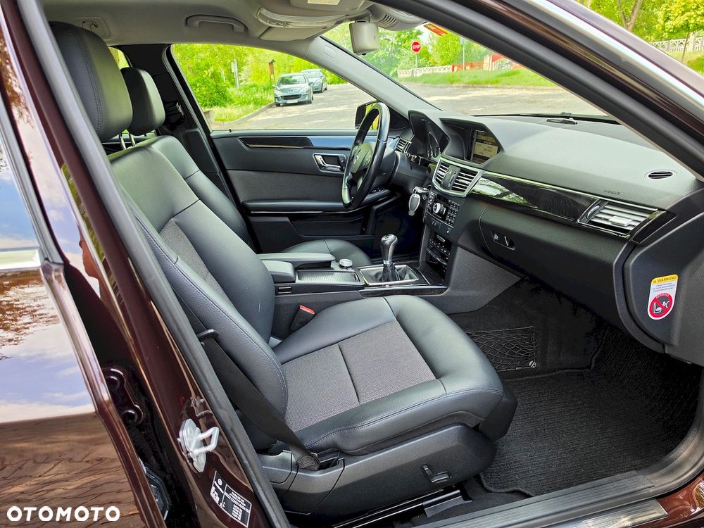 Mercedes-Benz Klasa E 250 CDI DPF BlueEFFICIENCY Avantgarde - 21