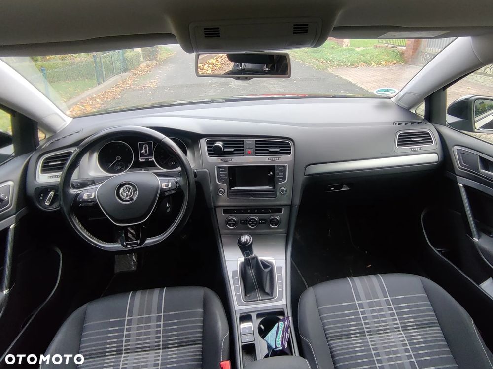 Volkswagen Golf 1.6 BlueTDI Comfortline - 12