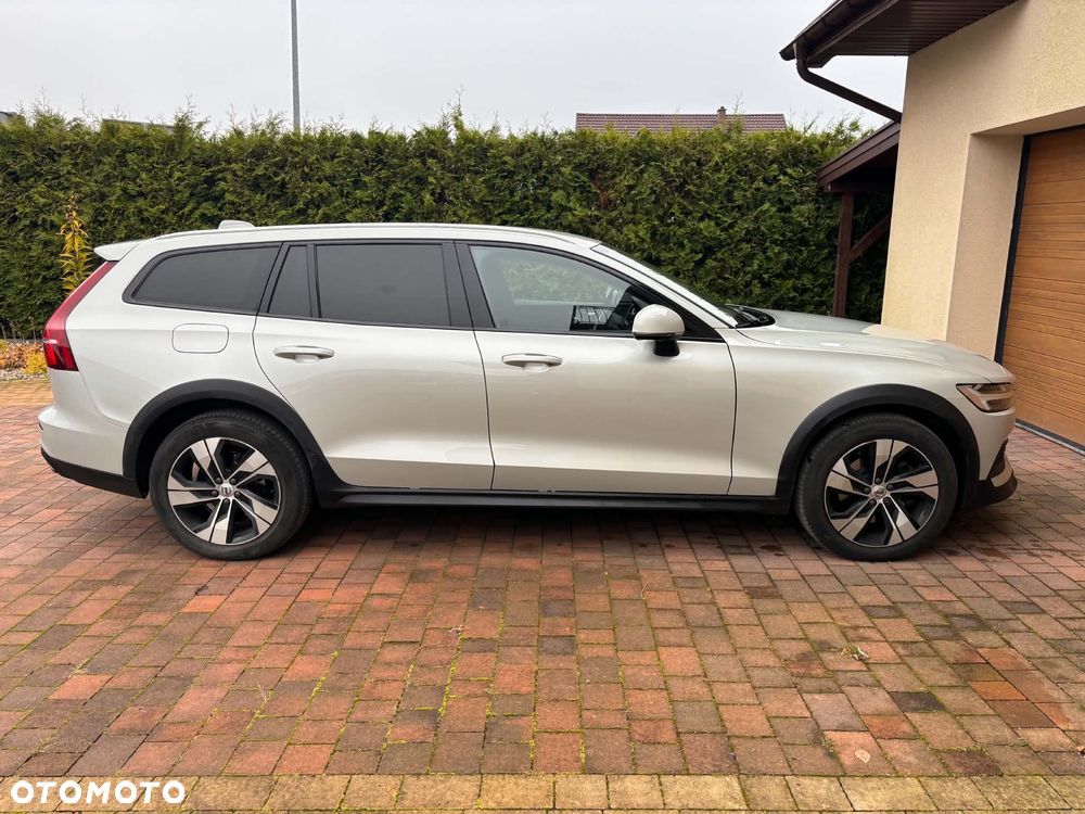 Volvo V60 2021 photo 5