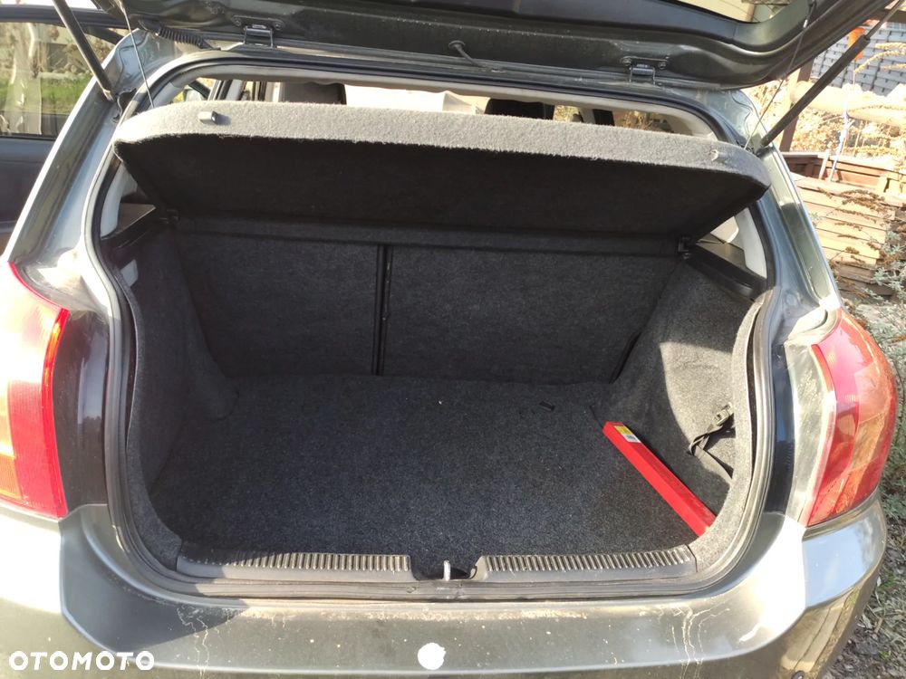 Toyota Corolla 1.6 VVT-i Sol - 2