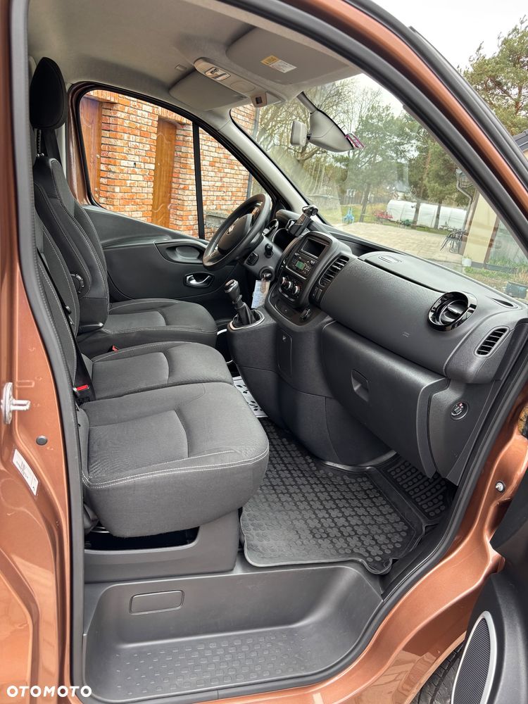 Renault Trafic Grand 2.0 dCi - 11