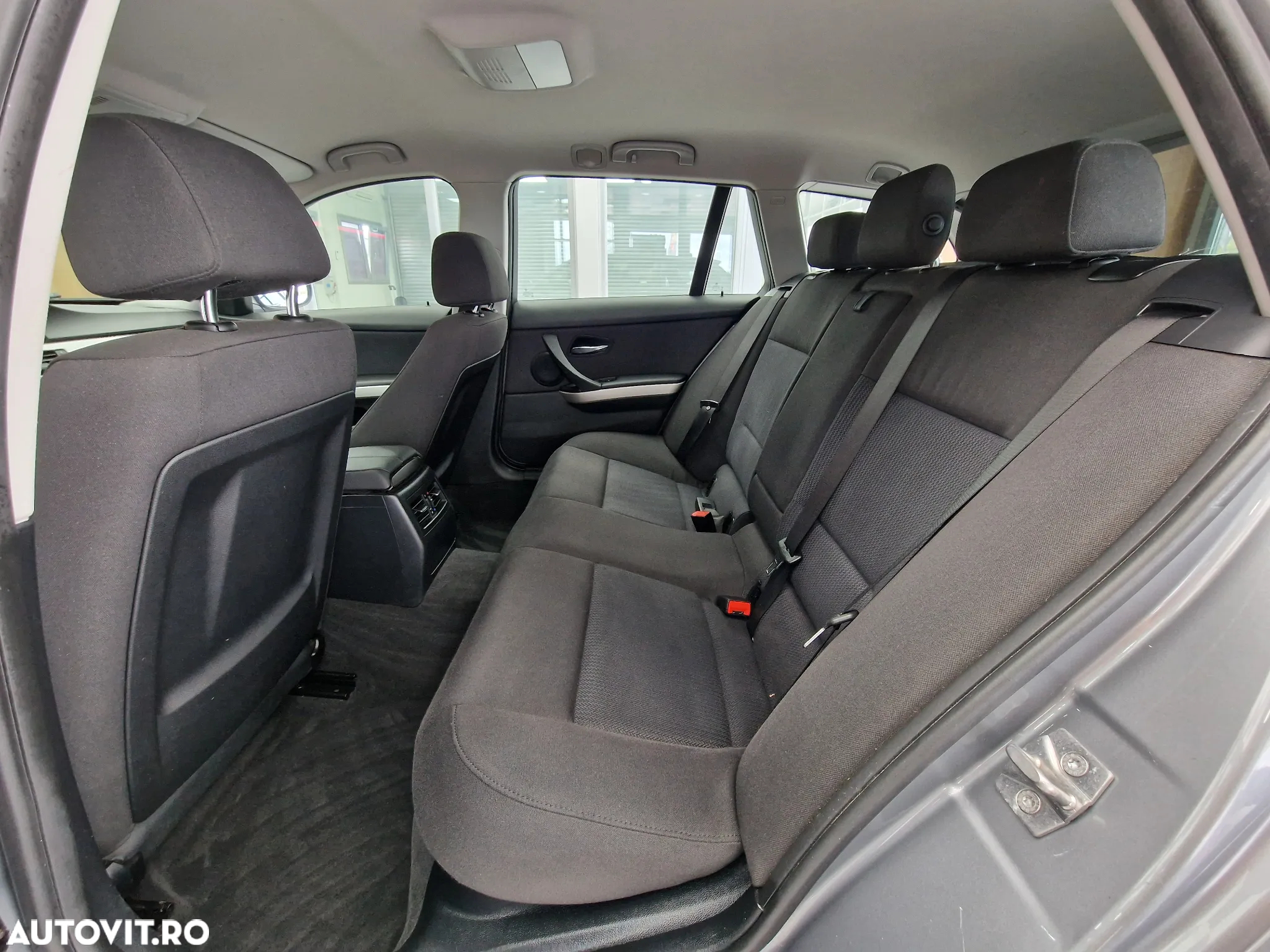 BMW Seria 3 320d DPF Touring Aut. - 7