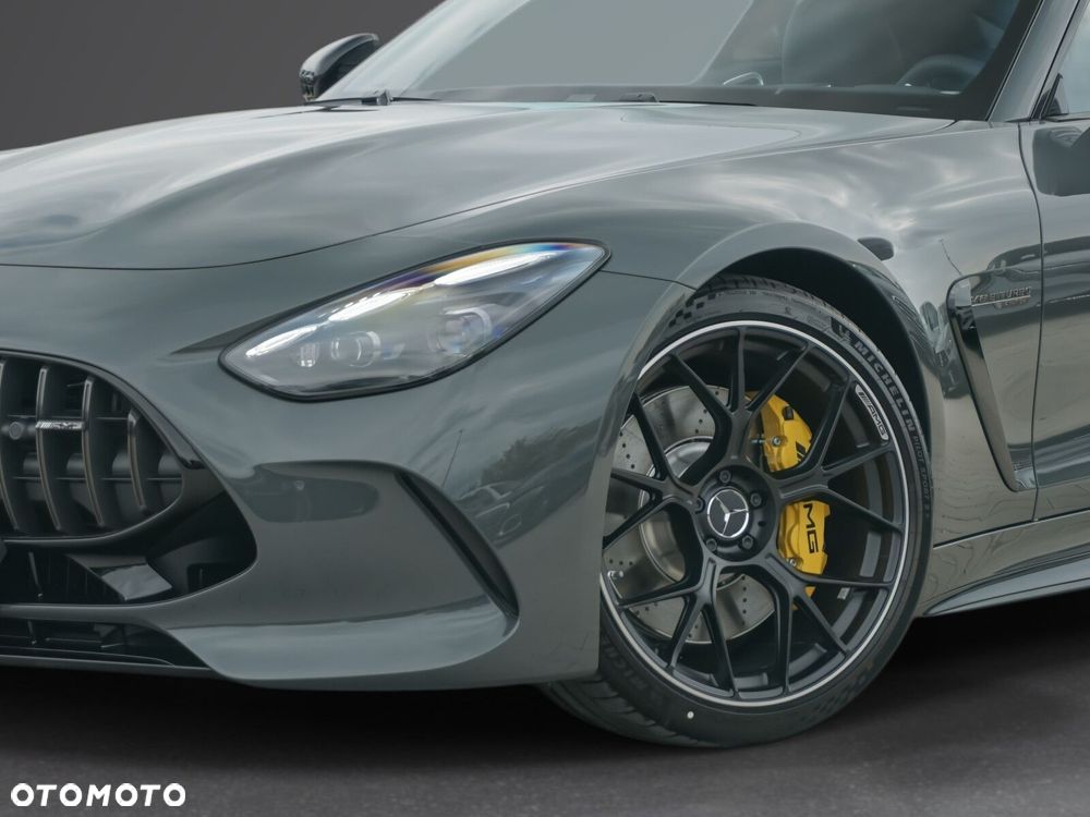 Mercedes-Benz AMG GT - 11