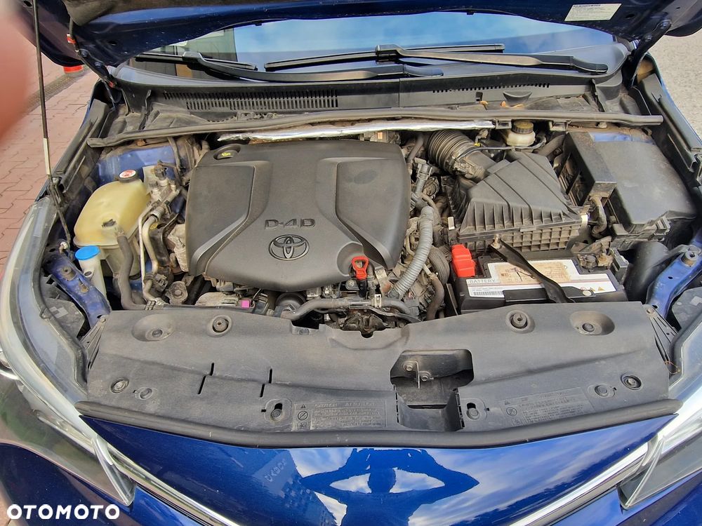 Toyota Avensis 2.0 D-4D Premium - 5