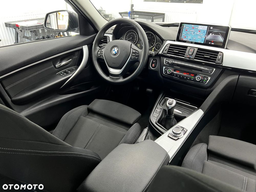 BMW Seria 3 318d DPF Edition Sport - 26