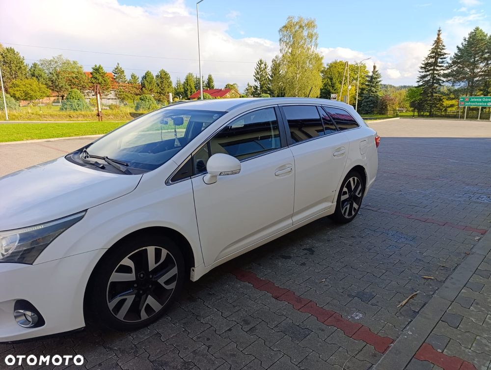 Toyota Avensis 2012 photo 3