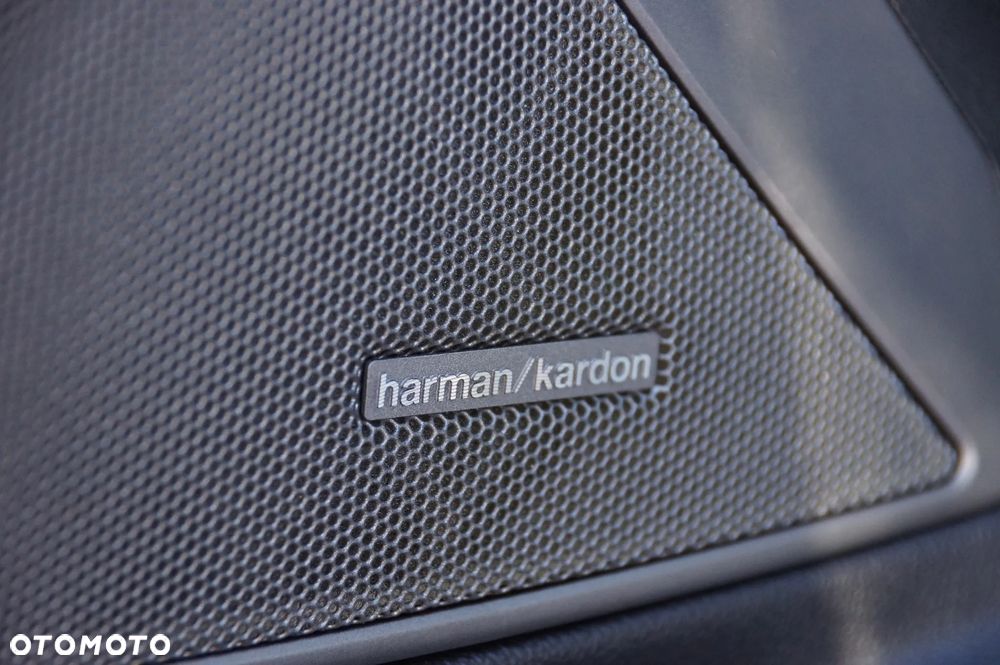 BMW Seria 3 330i xDrive M Sport sport - 30