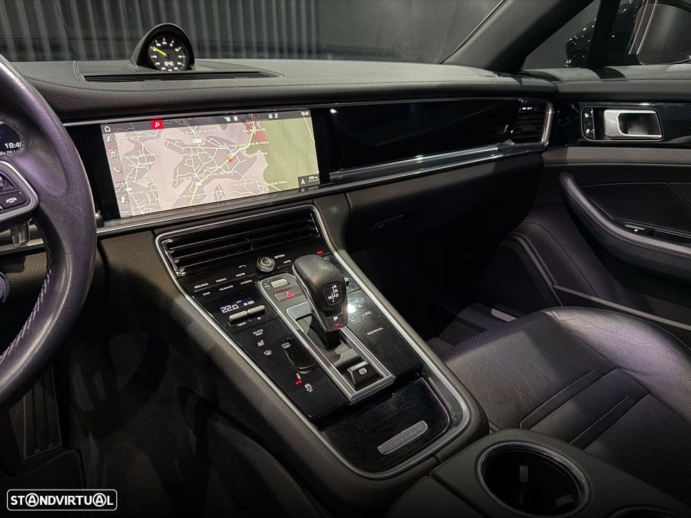 Porsche Panamera Sport Turismo 4 E-Hybrid - 16