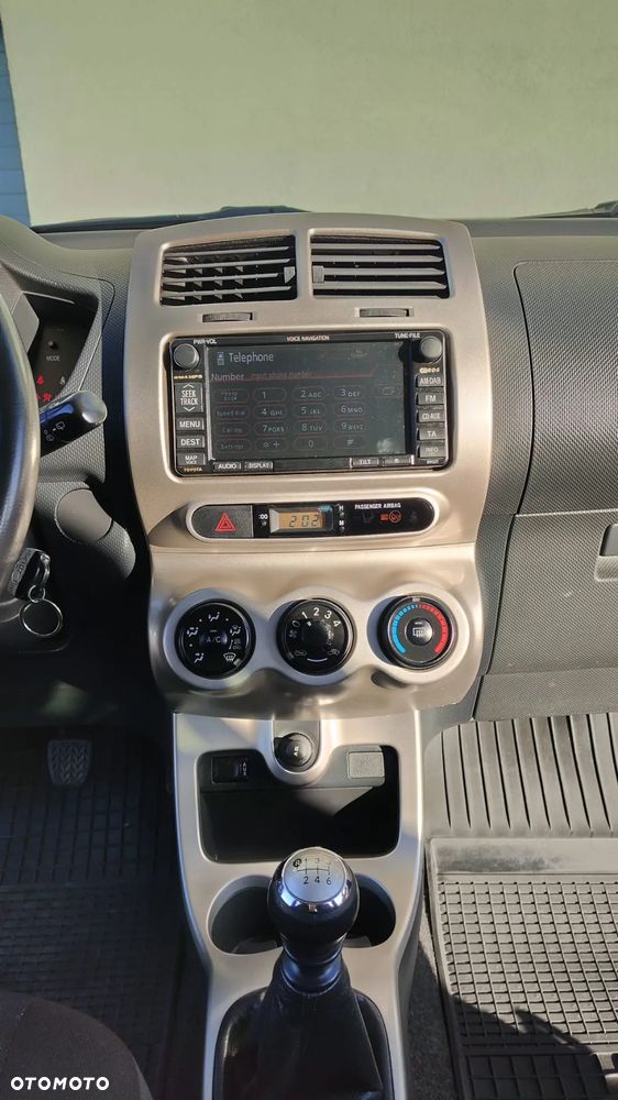 Toyota Urban Cruiser 1.33 Sol - 21