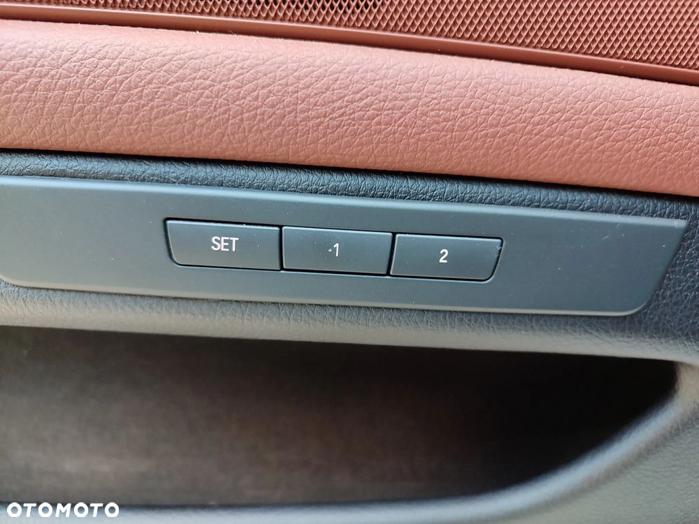 BMW Seria 5 530d xDrive - 9