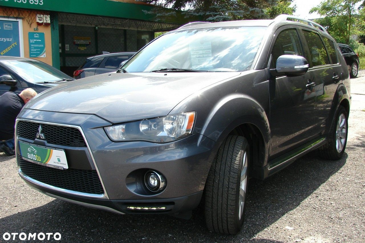 Mitsubishi Outlander - 1