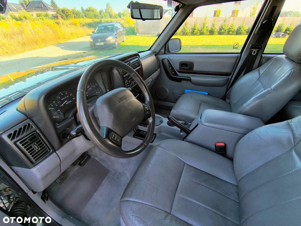 Jeep Cherokee - 13
