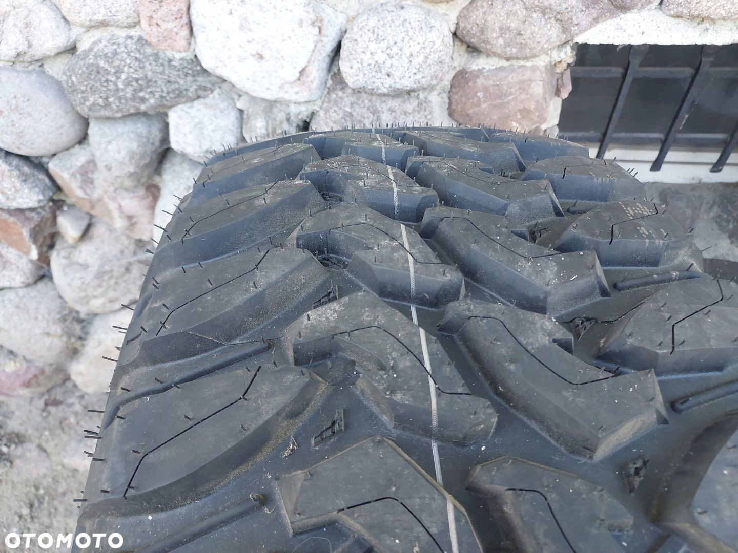 OPONA RADAR RENEGADE R7 M/T 20" 37X13,5 - 1