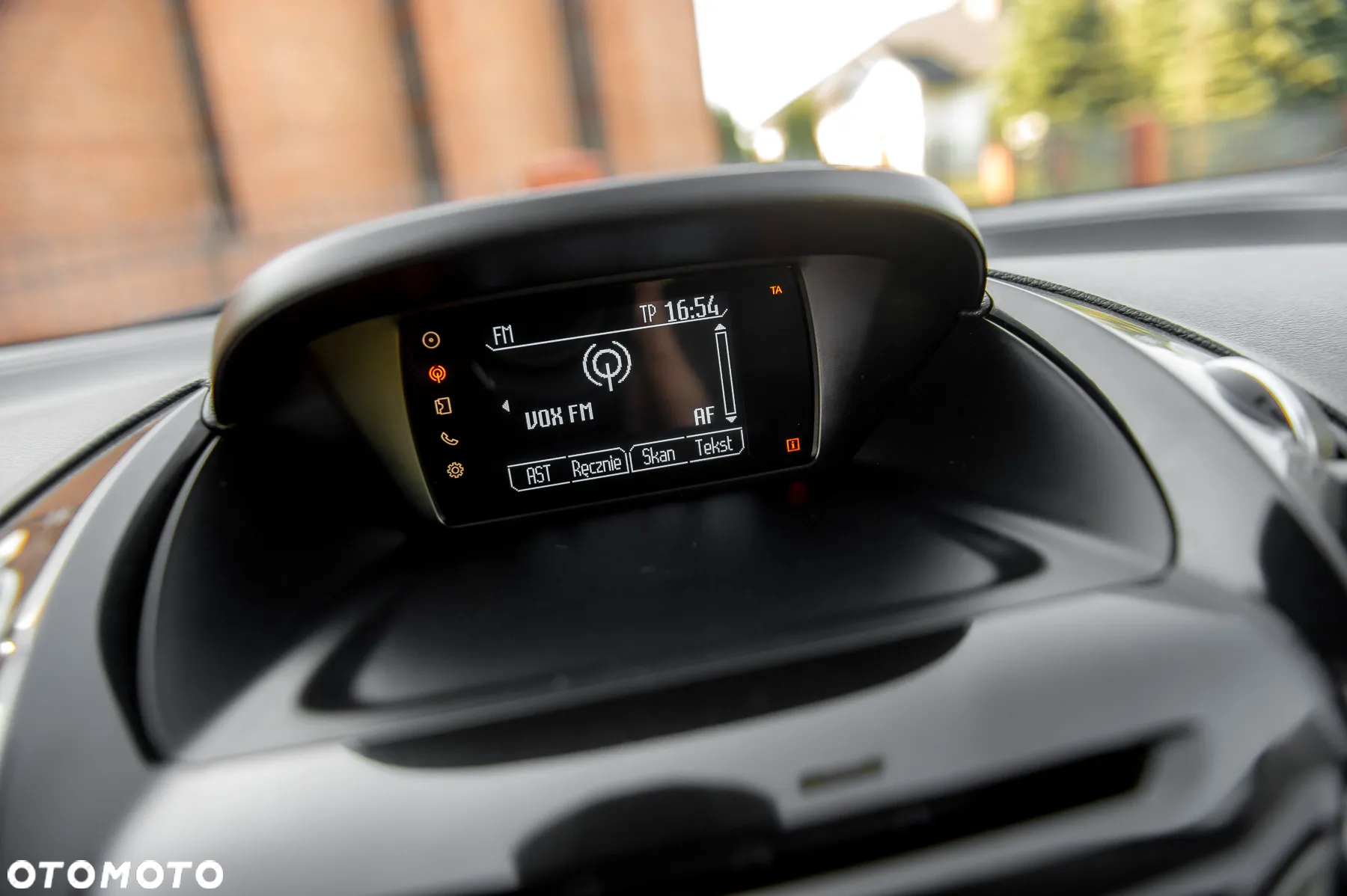 Ford B-MAX 1.0 EcoBoost Titanium - 28