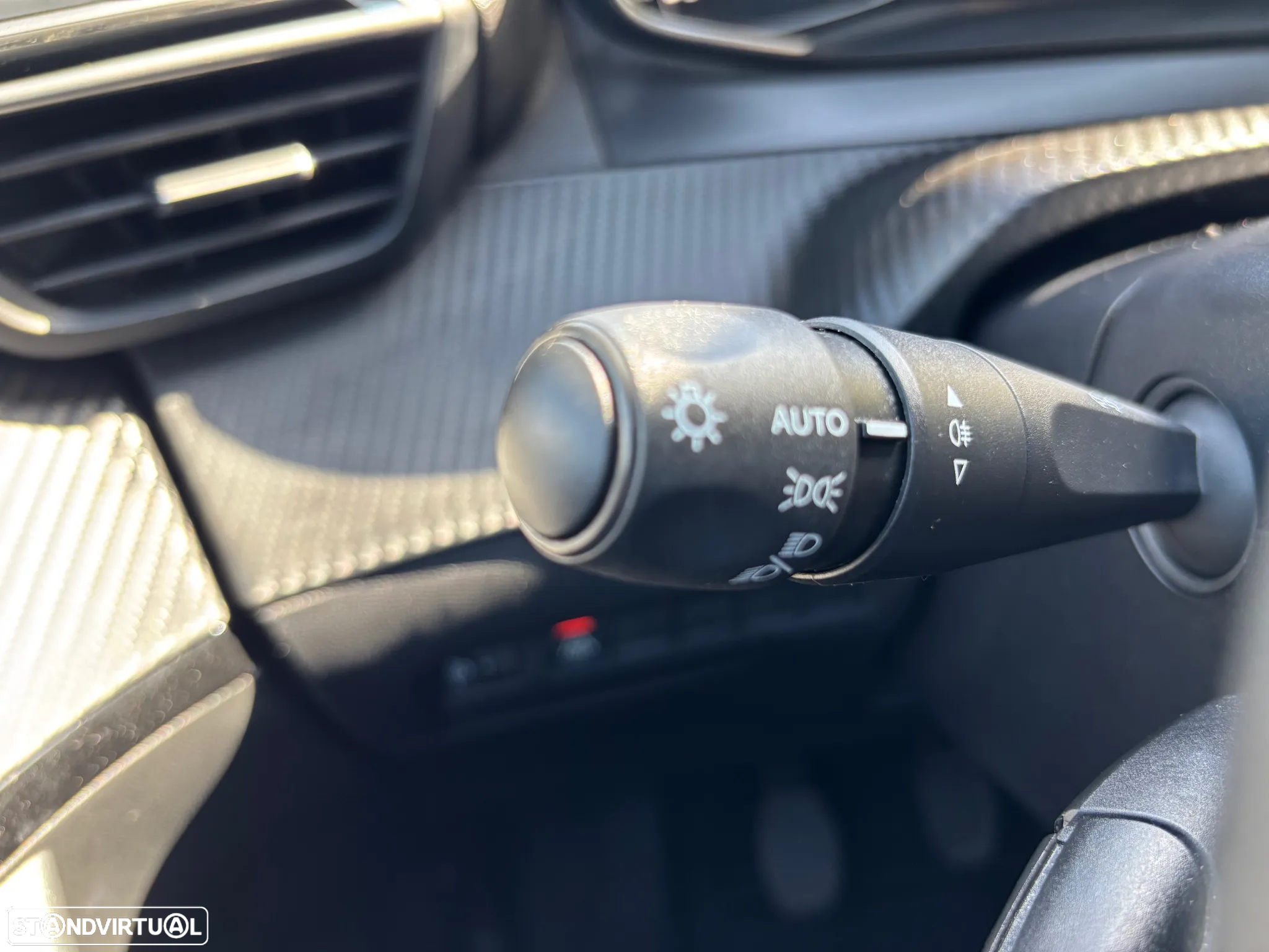 Peugeot 2008 1.2 PureTech Active Pack - 16
