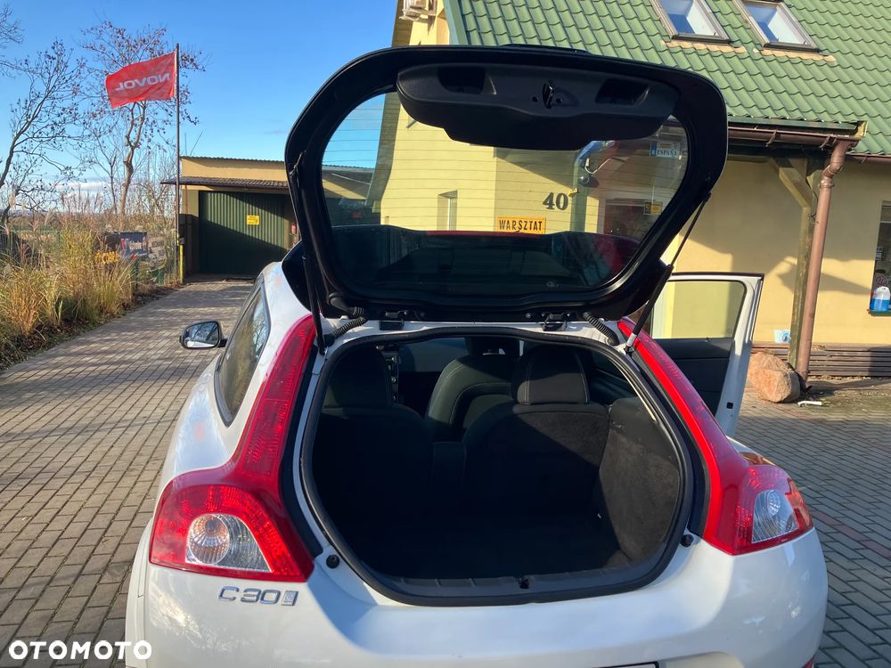 Volvo C30 D2 R-Design - 16