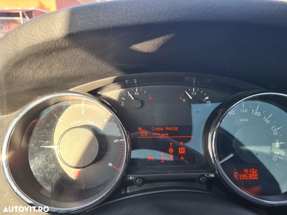 Peugeot 3008 HDi FAP 110 EGS6 Tendance - 4