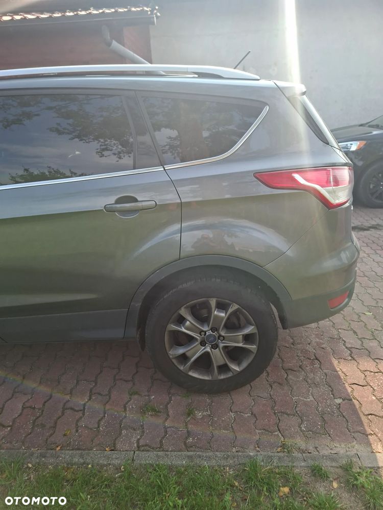 Ford Escape 2.0 EcoBoost AWD Titanium - 10