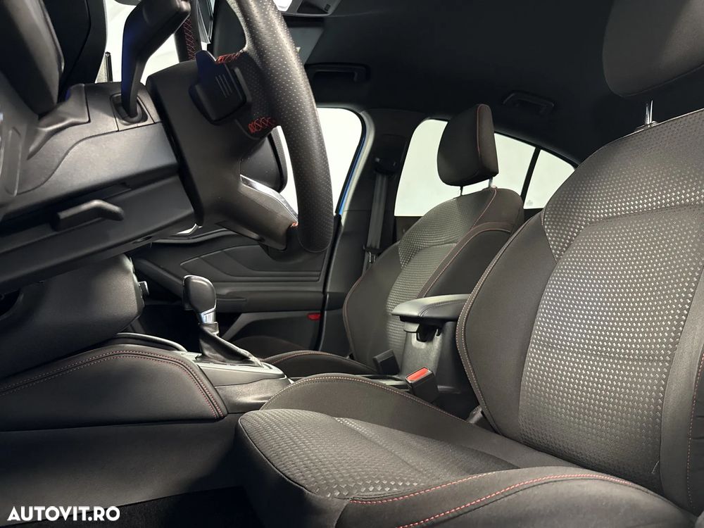 Ford Focus 1.0 EcoBoost MHEV ST-Line X - 11
