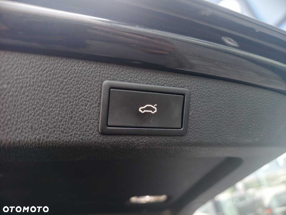 Skoda Superb 2.0 TDI SCR Style DSG - 34