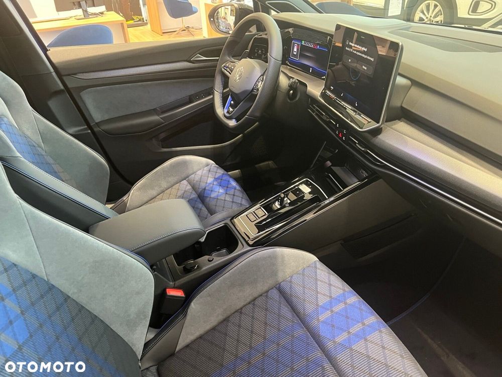 Volkswagen Golf - 10