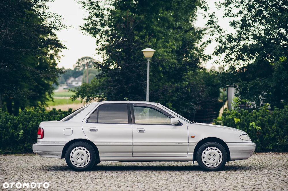 Hyundai Lantra - 7