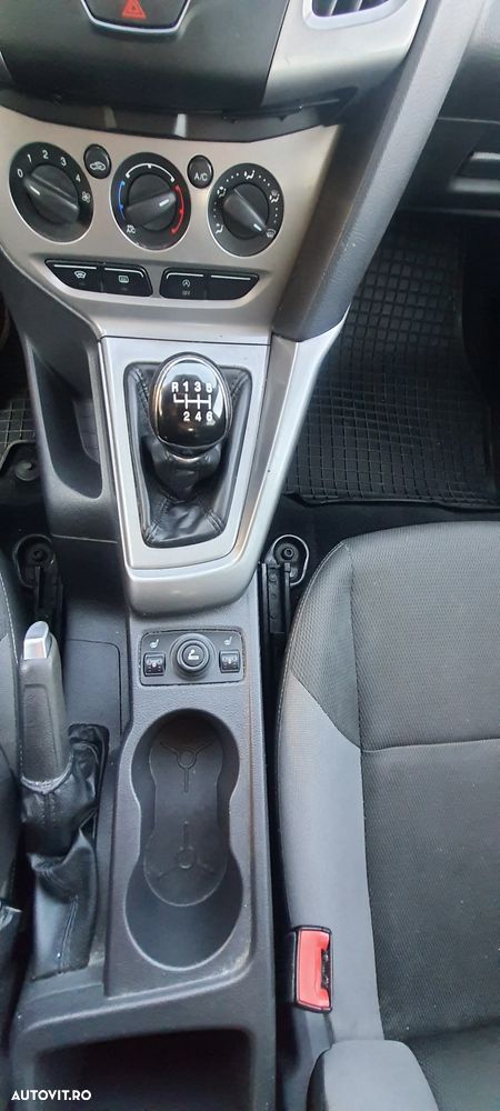 Ford Focus 1.6 TDCi DPF Start-Stopp-System Titanium - 8