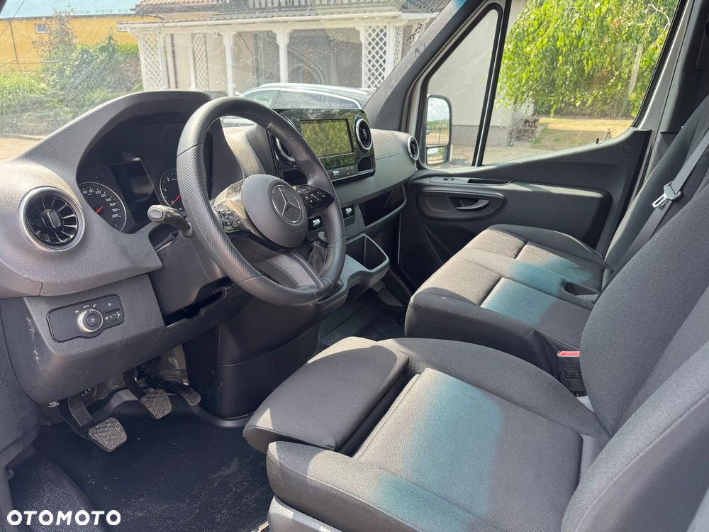 Mercedes-Benz SPRINTER - 8