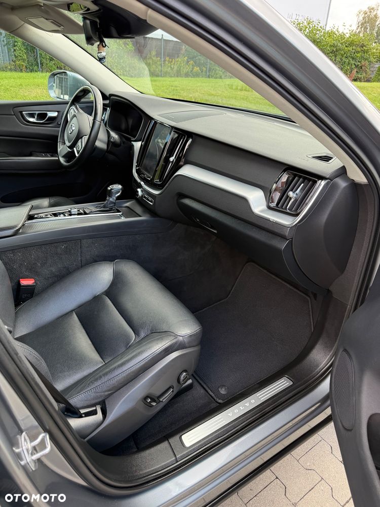 Volvo XC 60 T5 AWD Geartronic Momentum - 27
