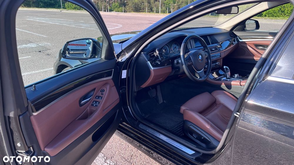 BMW Seria 5 520d xDrive Luxury Line - 27