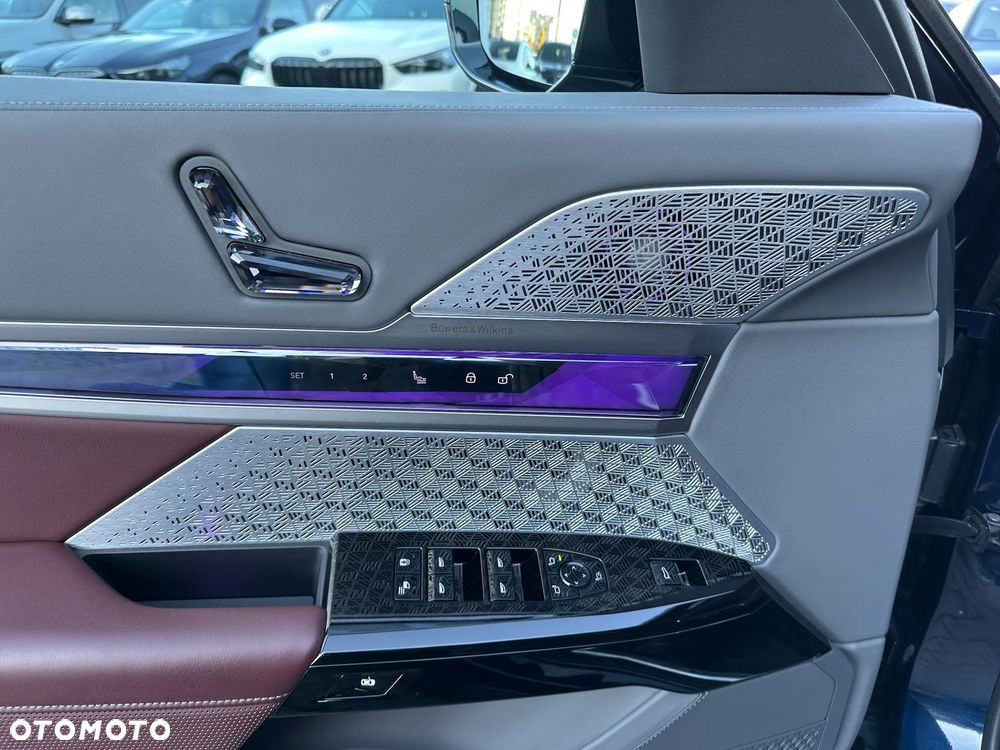 BMW i7 - 14