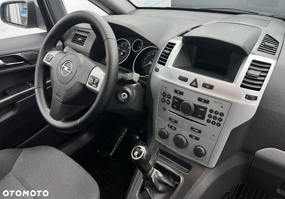 Opel Zafira - 9