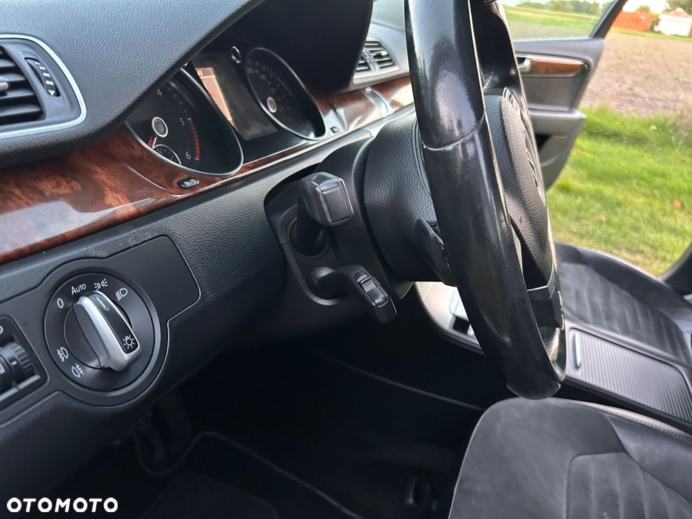 Volkswagen Passat 2.0 TDI DPF DSG Highline - 27