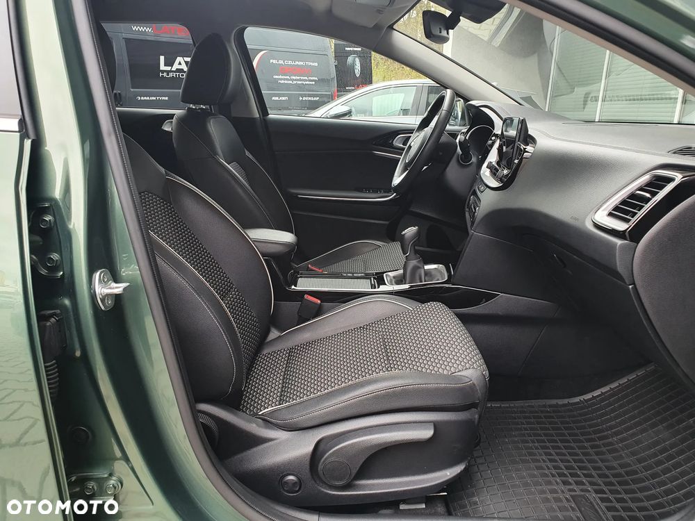 Kia Ceed 1.5 T-GDI Tribute - 25