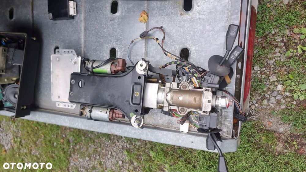 BMW 8 E31 850 840 KOLUMNA KIEROWNICZA ELEKTRYCZNA - 1