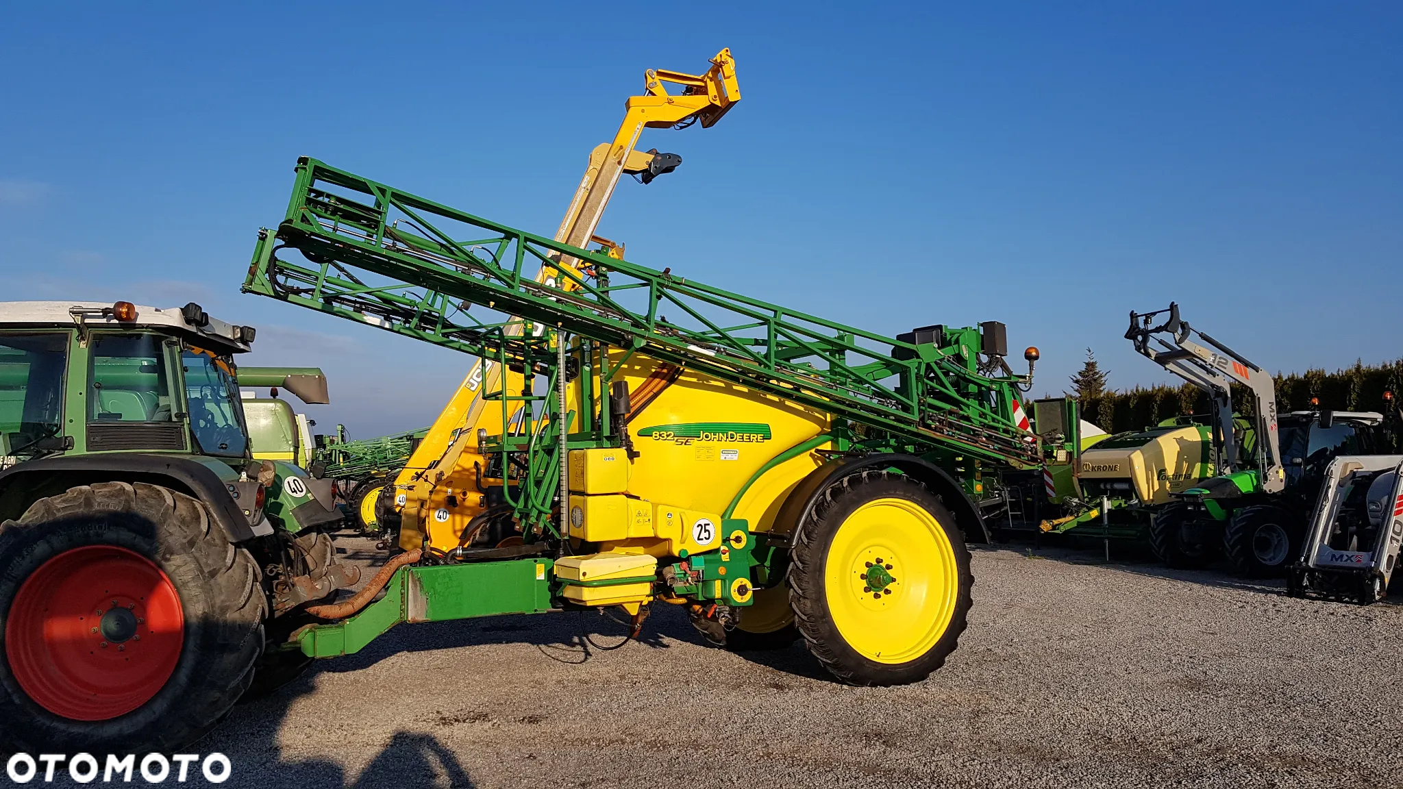 John Deere 832 - 18