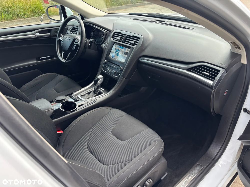 Ford Mondeo 2.0 TDCi Titanium PowerShift - 9