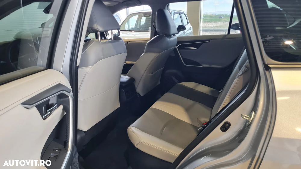Toyota RAV4 2.5 4x4 Lounge - 12