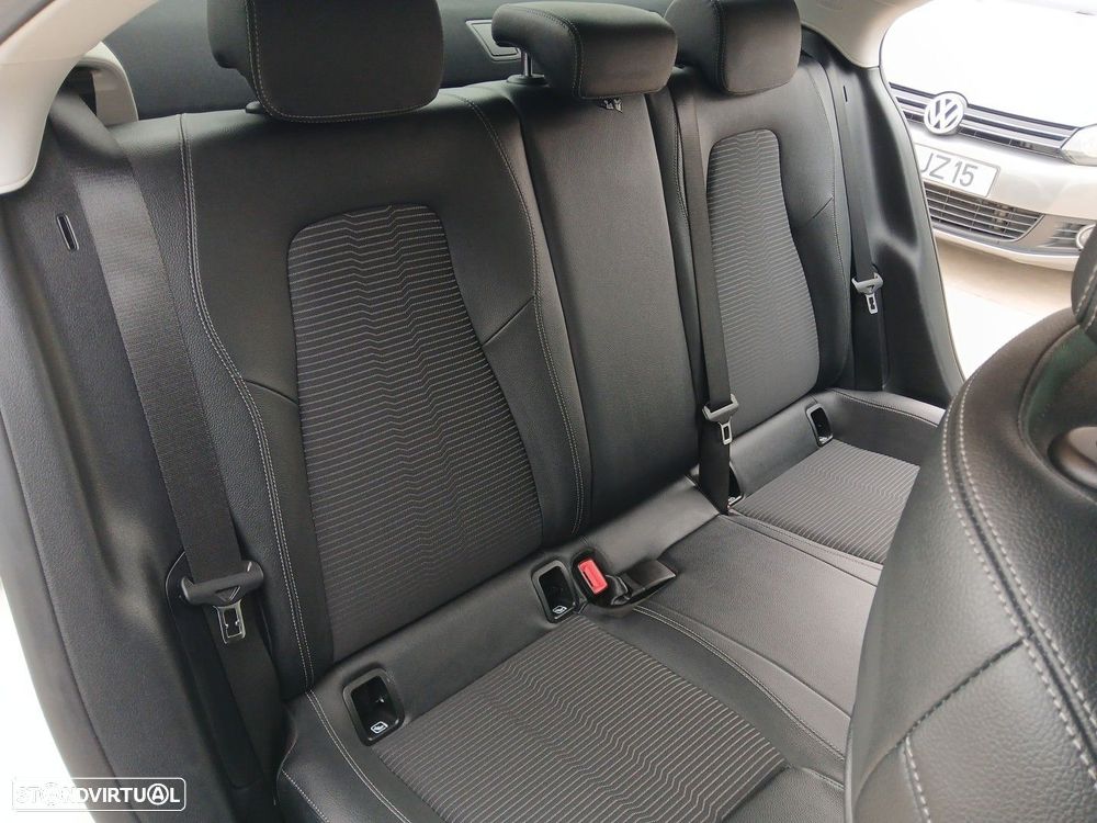 Mercedes-Benz CLA 250 e 8G-DCT - 13