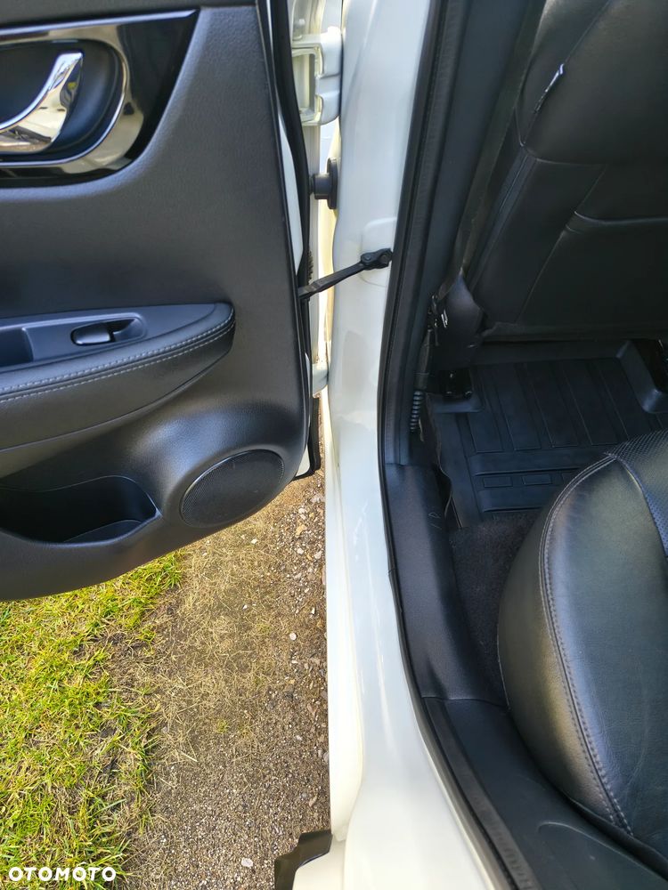 Nissan Qashqai - 25