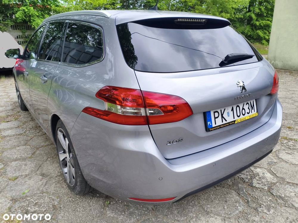 Peugeot 308 1.2 PureTech GPF Allure Pack S&S EAT8 - 9
