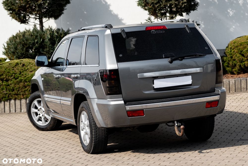 Jeep Grand Cherokee - 12