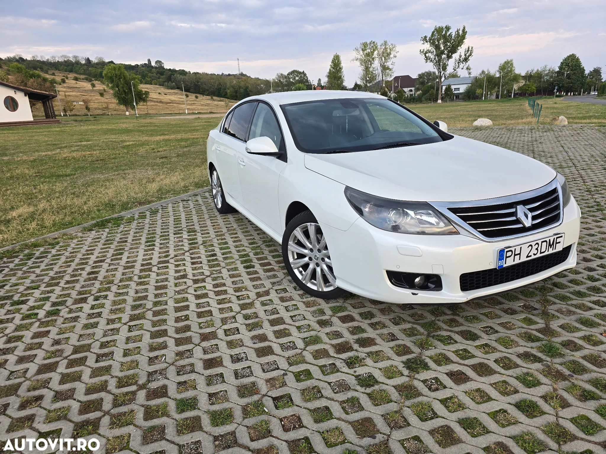 Renault Latitude 2.0 dCi Initiale Aut. - 3