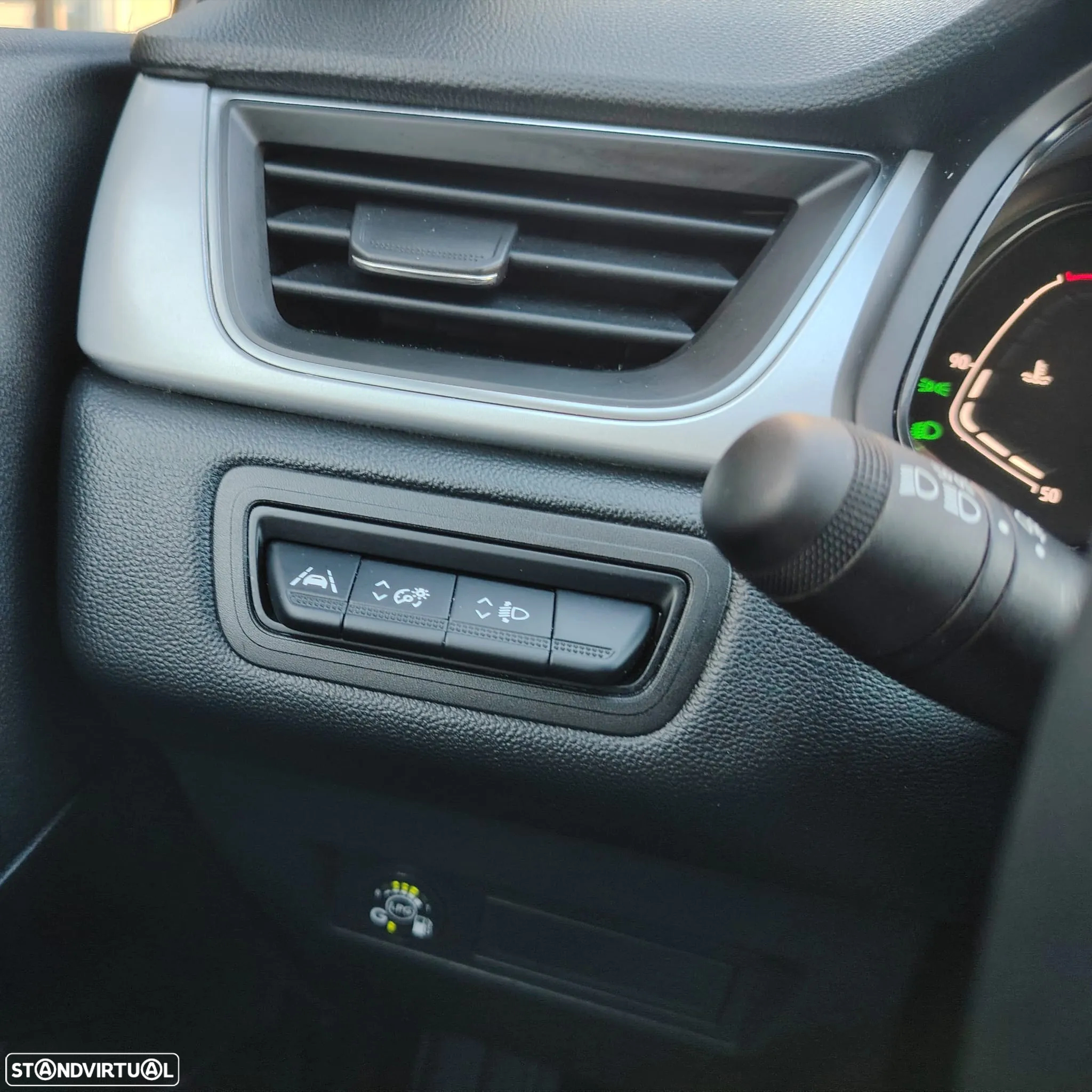 Renault Captur 1.0 TCe Techno Bi-Fuel - 27