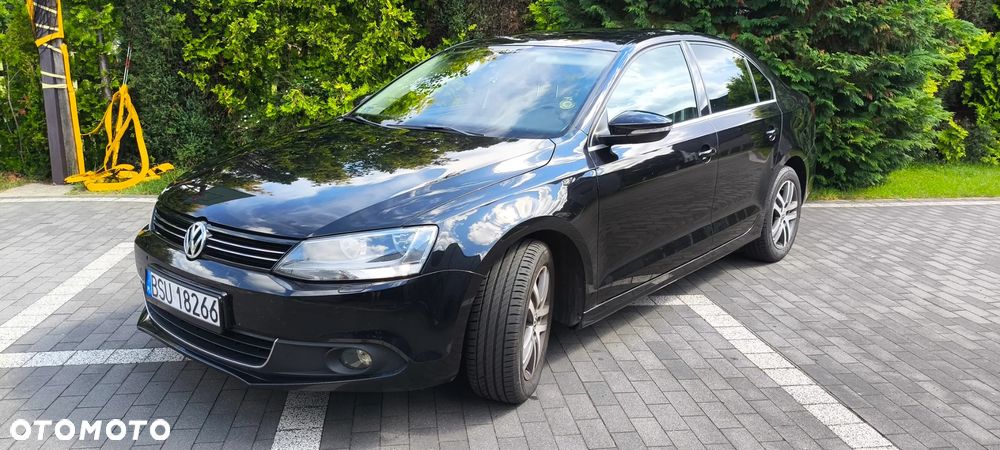 Volkswagen Jetta 2.0 TDI Highline - 1